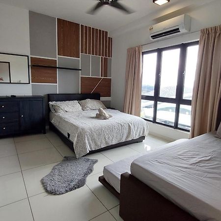Adore Homestay@Emira Seksyen 13 Shah Alam, Msu, Stadium, Aeon Mall מראה חיצוני תמונה