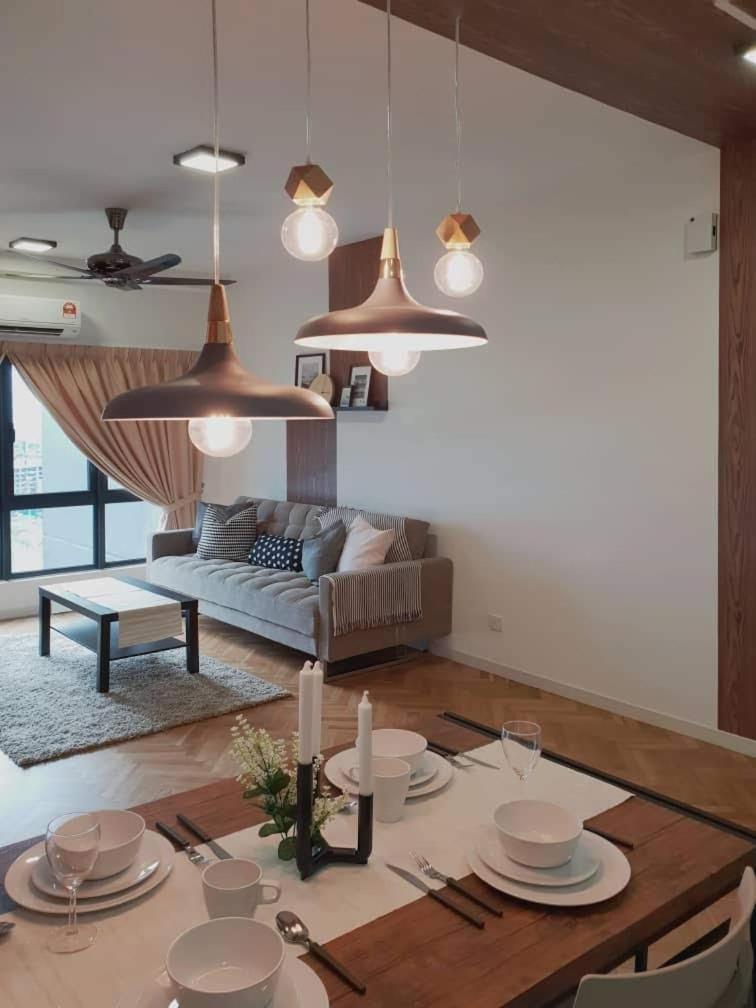 Adore Homestay@Emira Seksyen 13 Shah Alam, Msu, Stadium, Aeon Mall מראה חיצוני תמונה