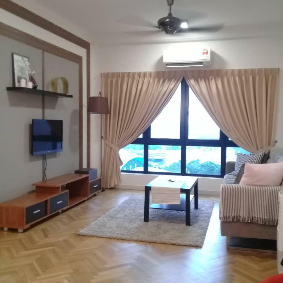 Adore Homestay@Emira Seksyen 13 Shah Alam, Msu, Stadium, Aeon Mall מראה חיצוני תמונה